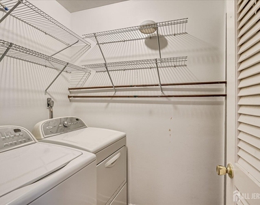 3902 Spring Brook Drive - Photo Thumbnail 25