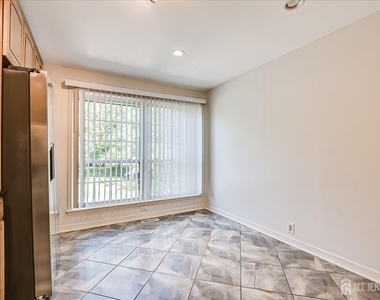 3902 Spring Brook Drive - Photo Thumbnail 11