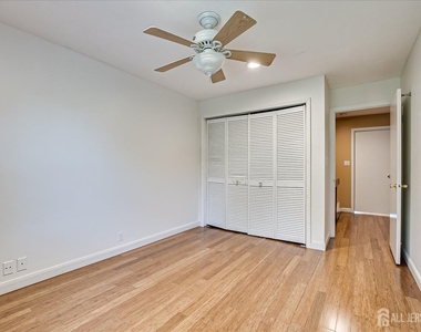 3902 Spring Brook Drive - Photo Thumbnail 35