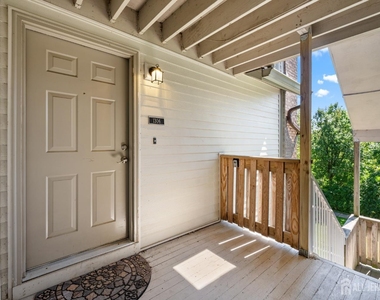 1306 Ravens Crest - Photo Thumbnail 16