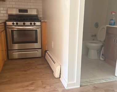 661 Catherine Street - Photo Thumbnail 2