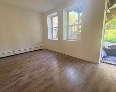 661 Catherine Street - Photo Thumbnail 4