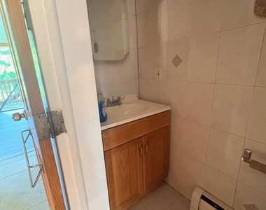 661 Catherine Street - Photo Thumbnail 11
