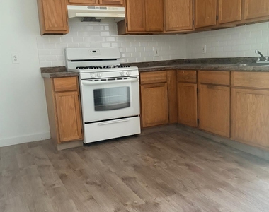 661 Catherine Street - Photo Thumbnail 4