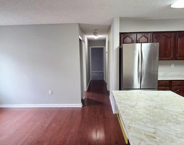 8207 Tamarron Drive - Photo Thumbnail 6