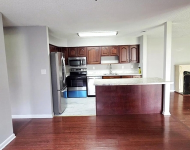 8207 Tamarron Drive - Photo Thumbnail 5
