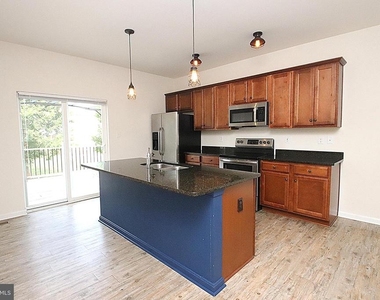185 Magellan Drive - Photo Thumbnail 9