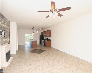 185 Magellan Drive - Photo Thumbnail 16