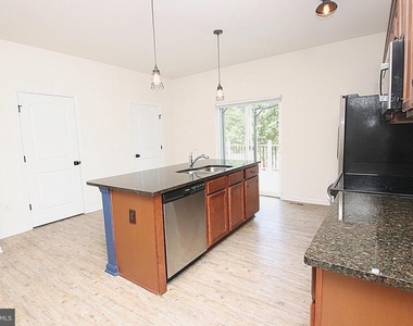 185 Magellan Drive - Photo Thumbnail 10
