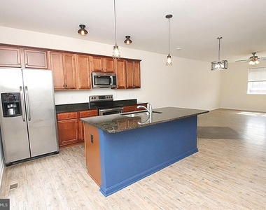 185 Magellan Drive - Photo Thumbnail 8