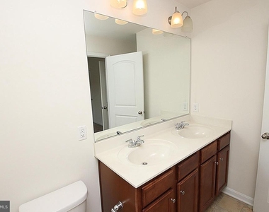 185 Magellan Drive - Photo Thumbnail 19