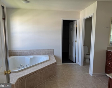 9719 Inkwood Drive - Photo Thumbnail 30