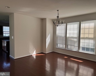 9719 Inkwood Drive - Photo Thumbnail 7