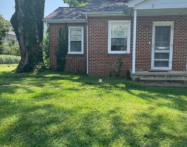 101 E Locust Street - Photo Thumbnail 1