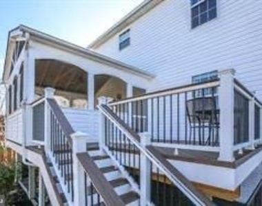 22 Town Center Drive - Photo Thumbnail 3