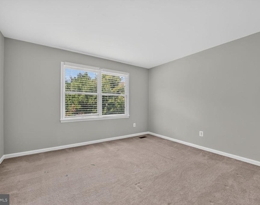 43602 Millay Court - Photo Thumbnail 20