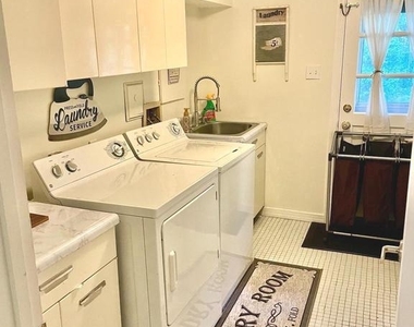 1036 Carper Street - Photo Thumbnail 10