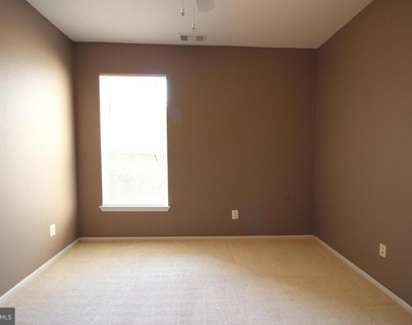 1550 Spring Gate Drive - Photo Thumbnail 8