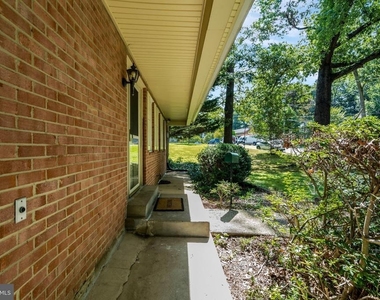 8916 Braeburn Drive - Photo Thumbnail 61