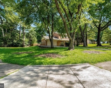 8916 Braeburn Drive - Photo Thumbnail 67