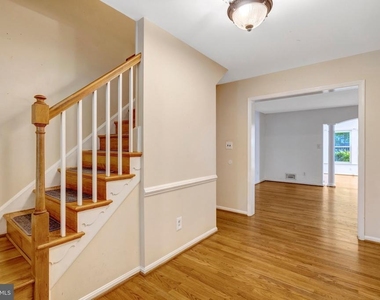 8916 Braeburn Drive - Photo Thumbnail 3
