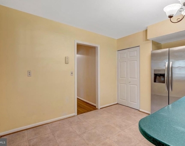 8916 Braeburn Drive - Photo Thumbnail 18