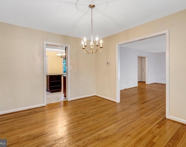 8916 Braeburn Drive - Photo Thumbnail 13