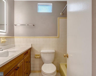 8916 Braeburn Drive - Photo Thumbnail 33