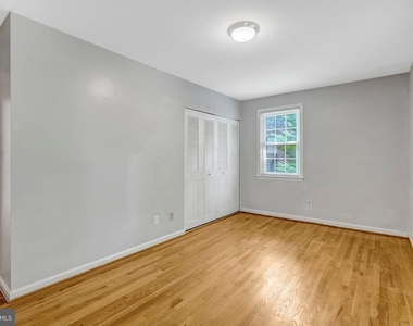 8916 Braeburn Drive - Photo Thumbnail 27