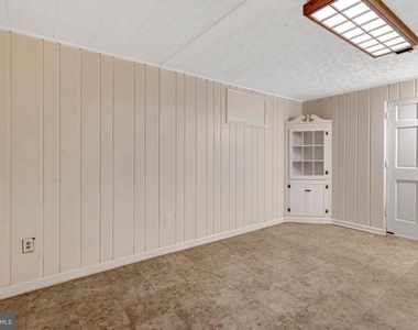8916 Braeburn Drive - Photo Thumbnail 44