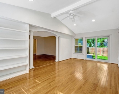 8916 Braeburn Drive - Photo Thumbnail 8