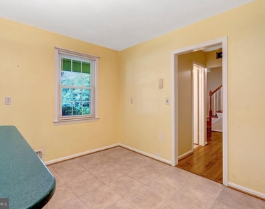 8916 Braeburn Drive - Photo Thumbnail 19