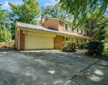 8916 Braeburn Drive - Photo Thumbnail 60