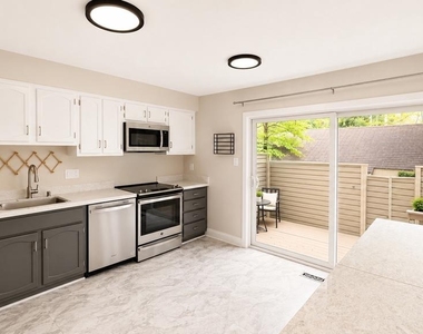 1959 Lakeport Way - Photo Thumbnail 7