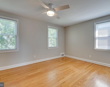 425 E Luray Avenue - Photo Thumbnail 14