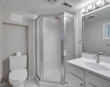 425 E Luray Avenue - Photo Thumbnail 24