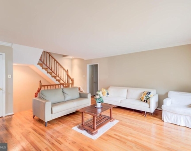 2329 S Rolfe Street - Photo Thumbnail 9