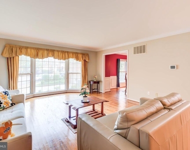 2329 S Rolfe Street - Photo Thumbnail 7