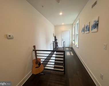 1824 Ridge Avenue - Photo Thumbnail 14