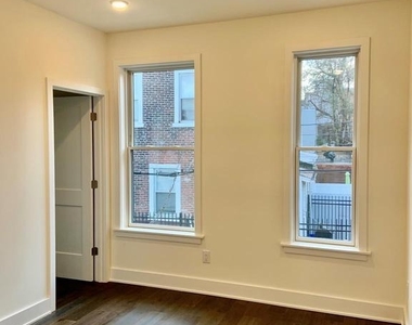 1824 Ridge Avenue - Photo Thumbnail 10