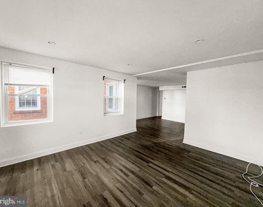 274 S 58th Street - Photo Thumbnail 4