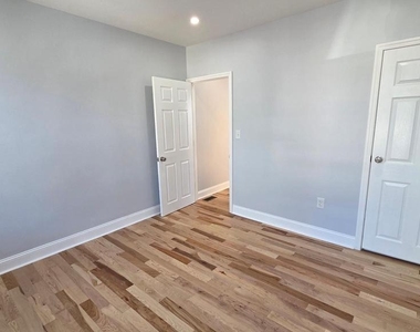 1810 E Albert Street - Photo Thumbnail 6