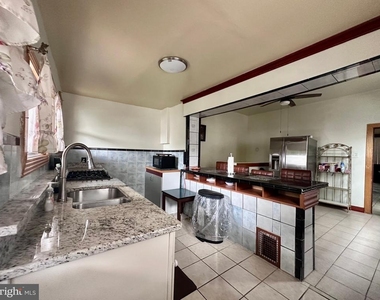 134 E Eleanor Street - Photo Thumbnail 4
