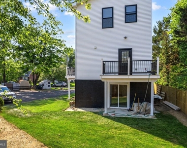 2370 Randolph Street - Photo Thumbnail 30