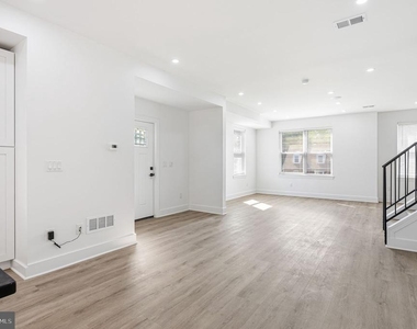 2370 Randolph Street - Photo Thumbnail 13