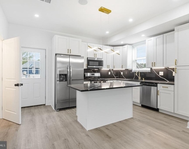 2370 Randolph Street - Photo Thumbnail 12