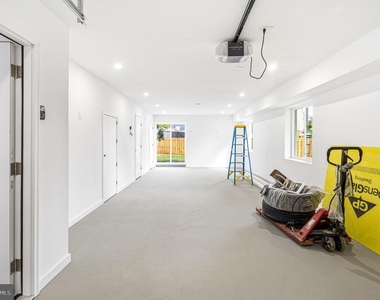 2370 Randolph Street - Photo Thumbnail 6