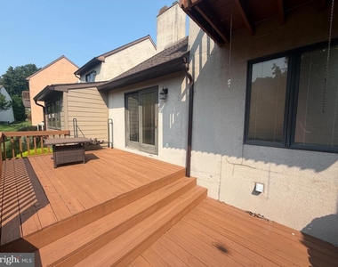 30 Hawk Valley Lane - Photo Thumbnail 12