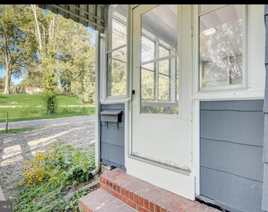 46 N Edgewater Avenue - Photo Thumbnail 5