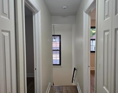 56 Lafayette Lane - Photo Thumbnail 8